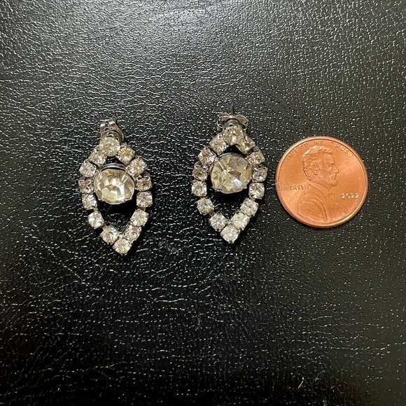 Vintage 80s Rhinestone Teardrop Earrings Posts - Picture 8 of 8